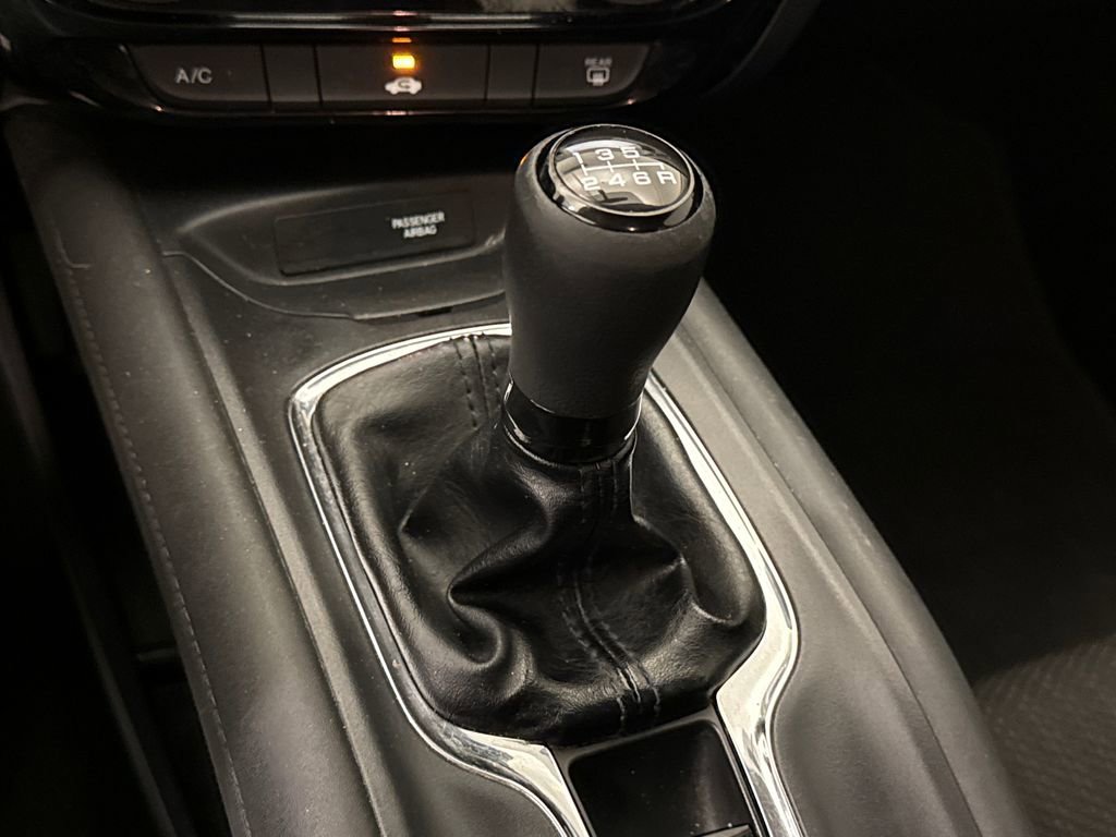 Used 2017 Honda HR-V LX image 25
