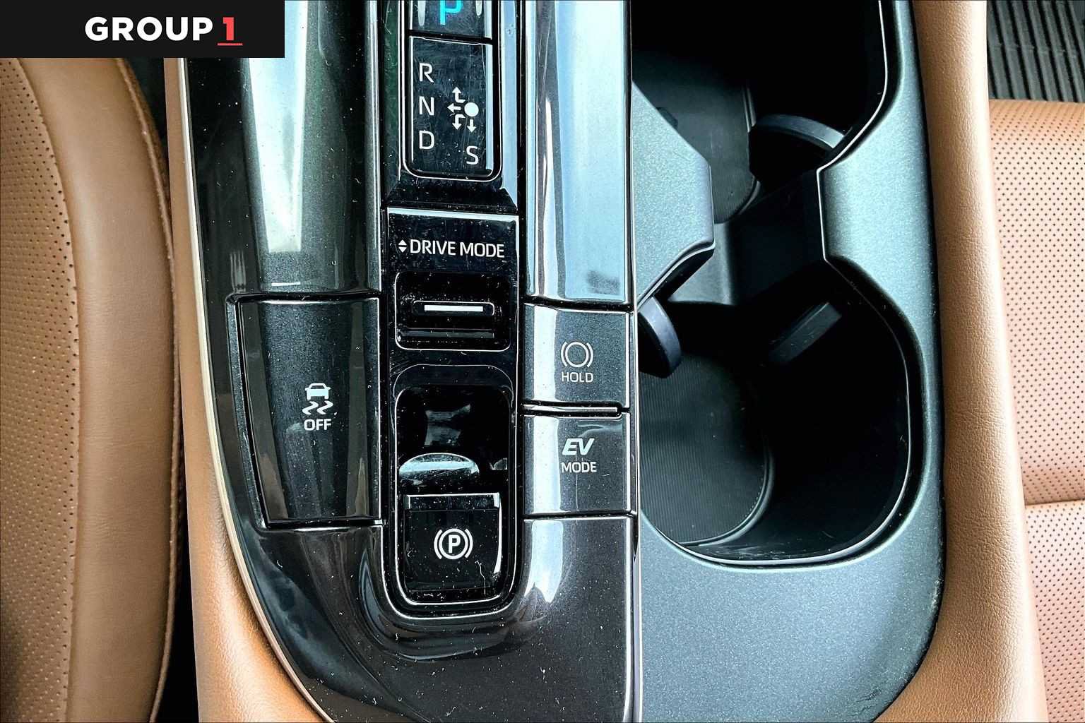 Certified 2025 Toyota Crown Signia AWD/4WD image 34