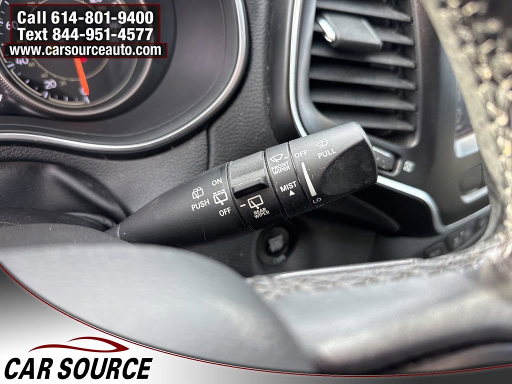 Used 2019 Jeep Cherokee Trailhawk image 23