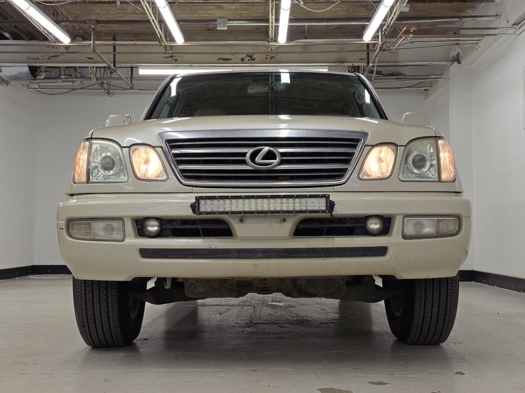 Used 2004 Lexus LX 470 4WD image 3