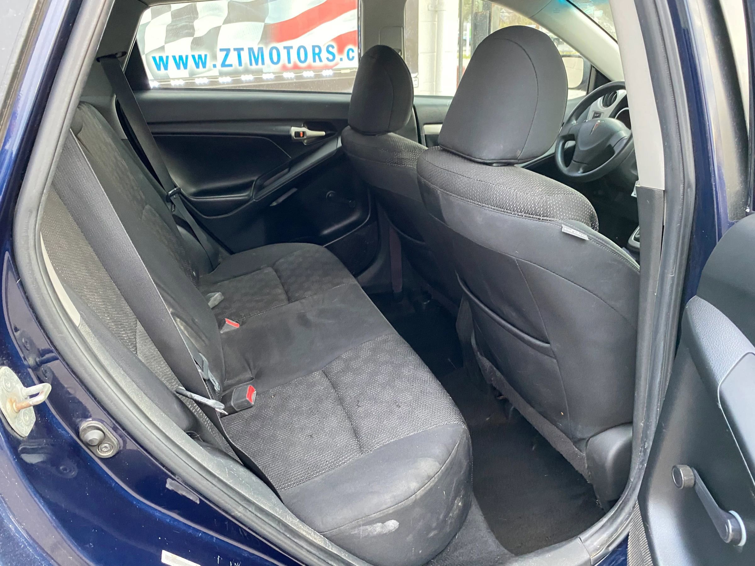 Used 2010 Pontiac Vibe image 11