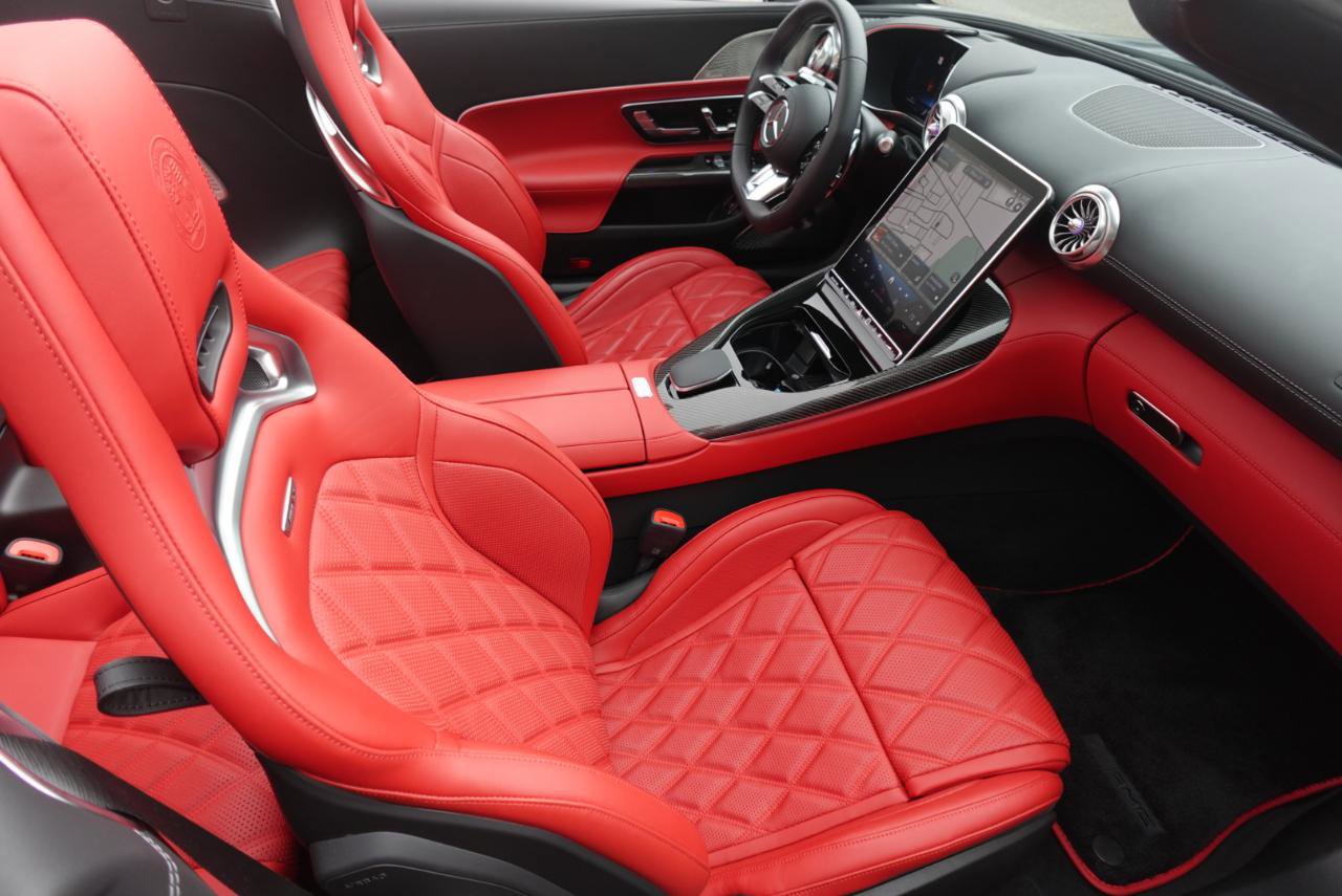 Used 2024 Mercedes-Benz SL 63 AMG S e Performance 4MATIC w/ Manufactur Interior Package image 12