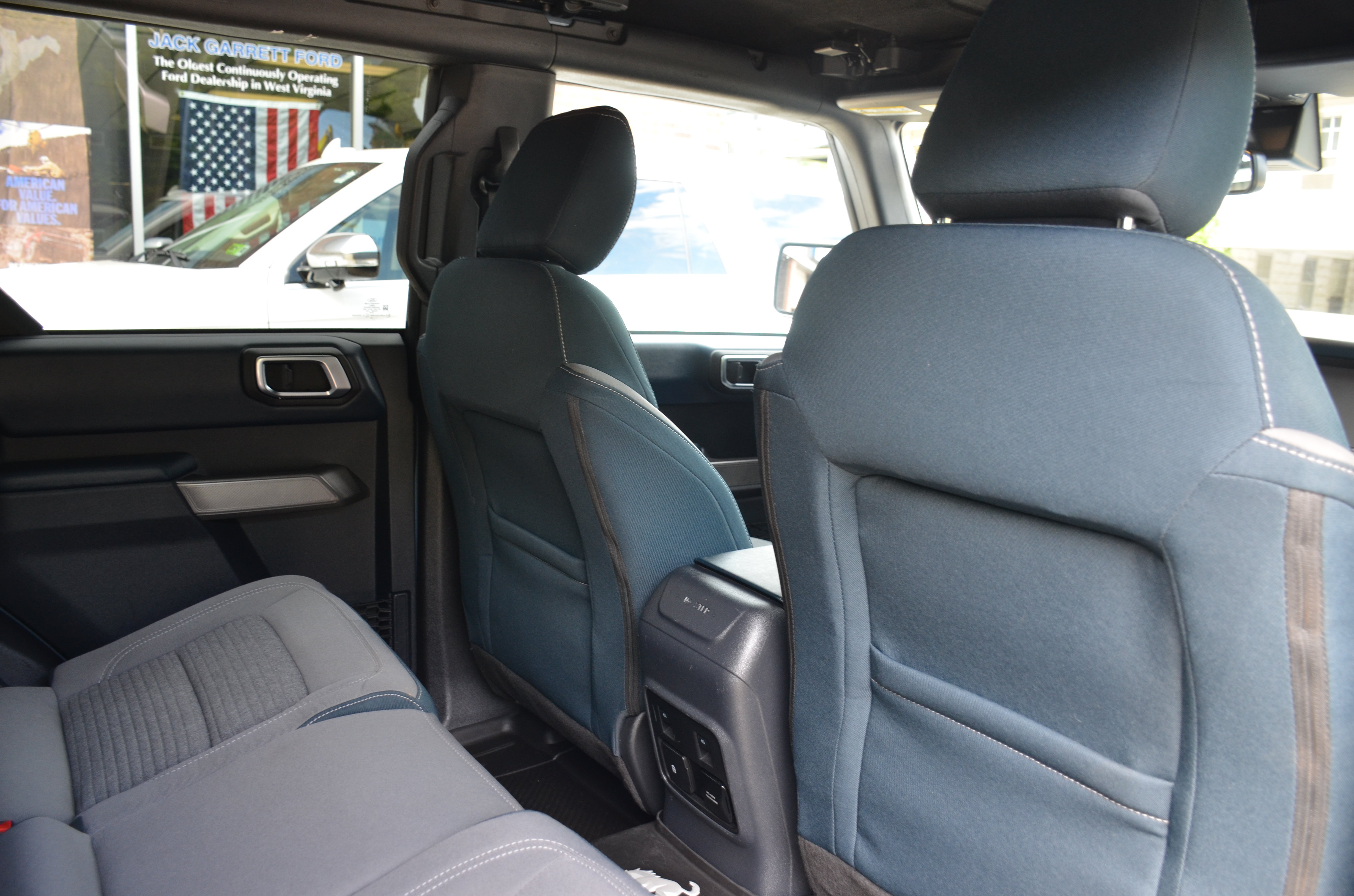 Used 2023 Ford Bronco Outer Banks w/ Sasquatch Package AWD/4WD image 35