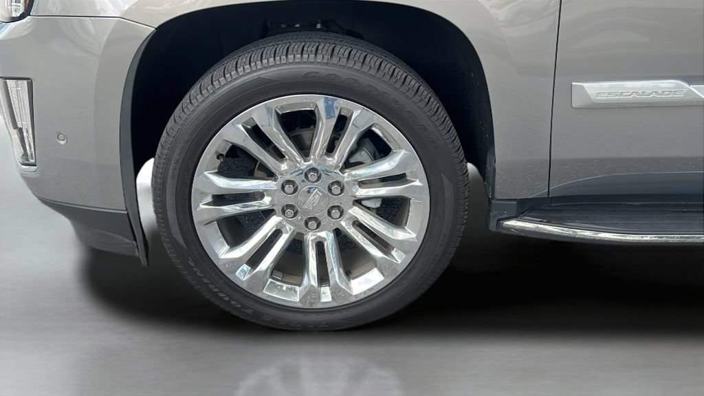 Used 2019 Cadillac Escalade Luxury w/ LPO, Radiant Package RWD image 27