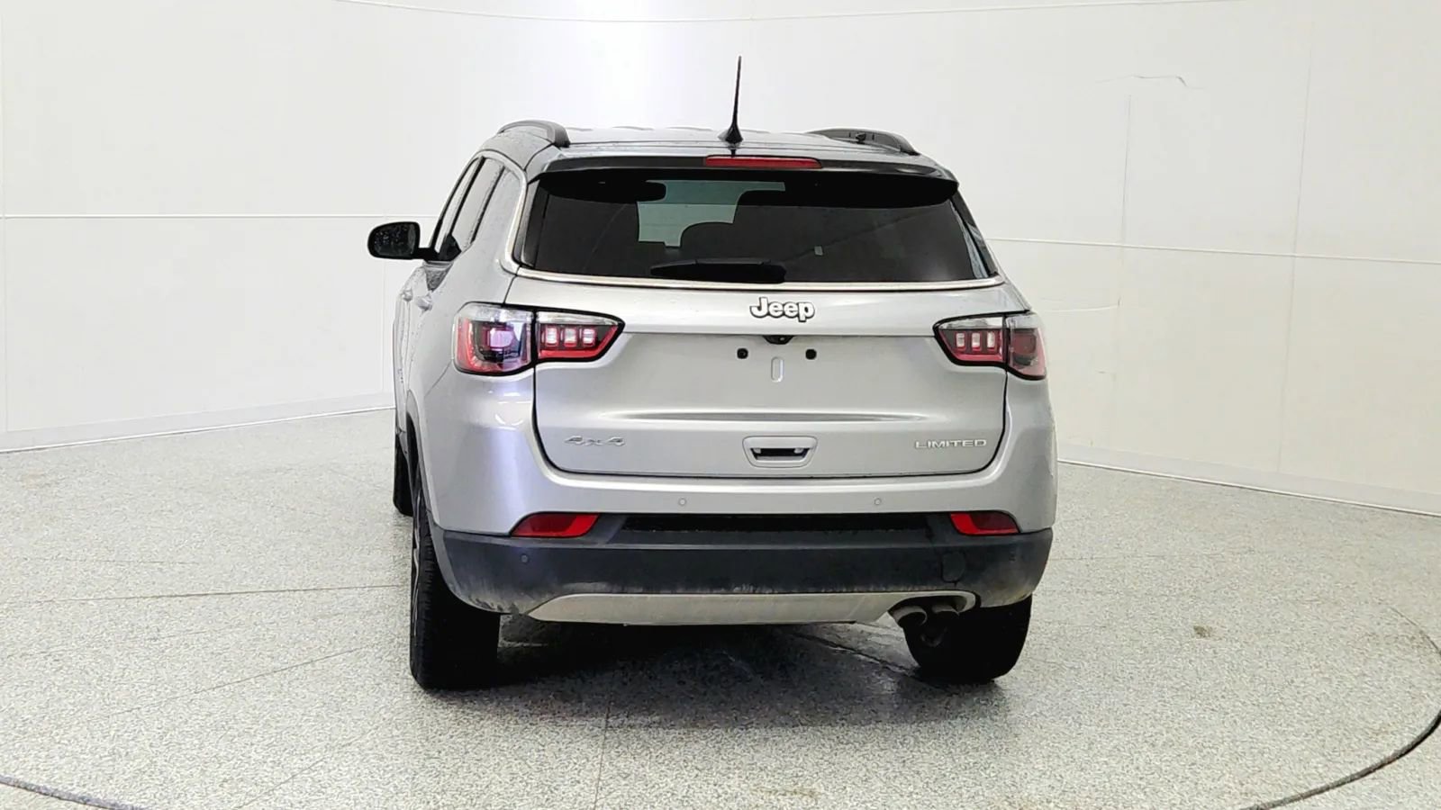 Used 2022 Jeep Compass Limited image 6