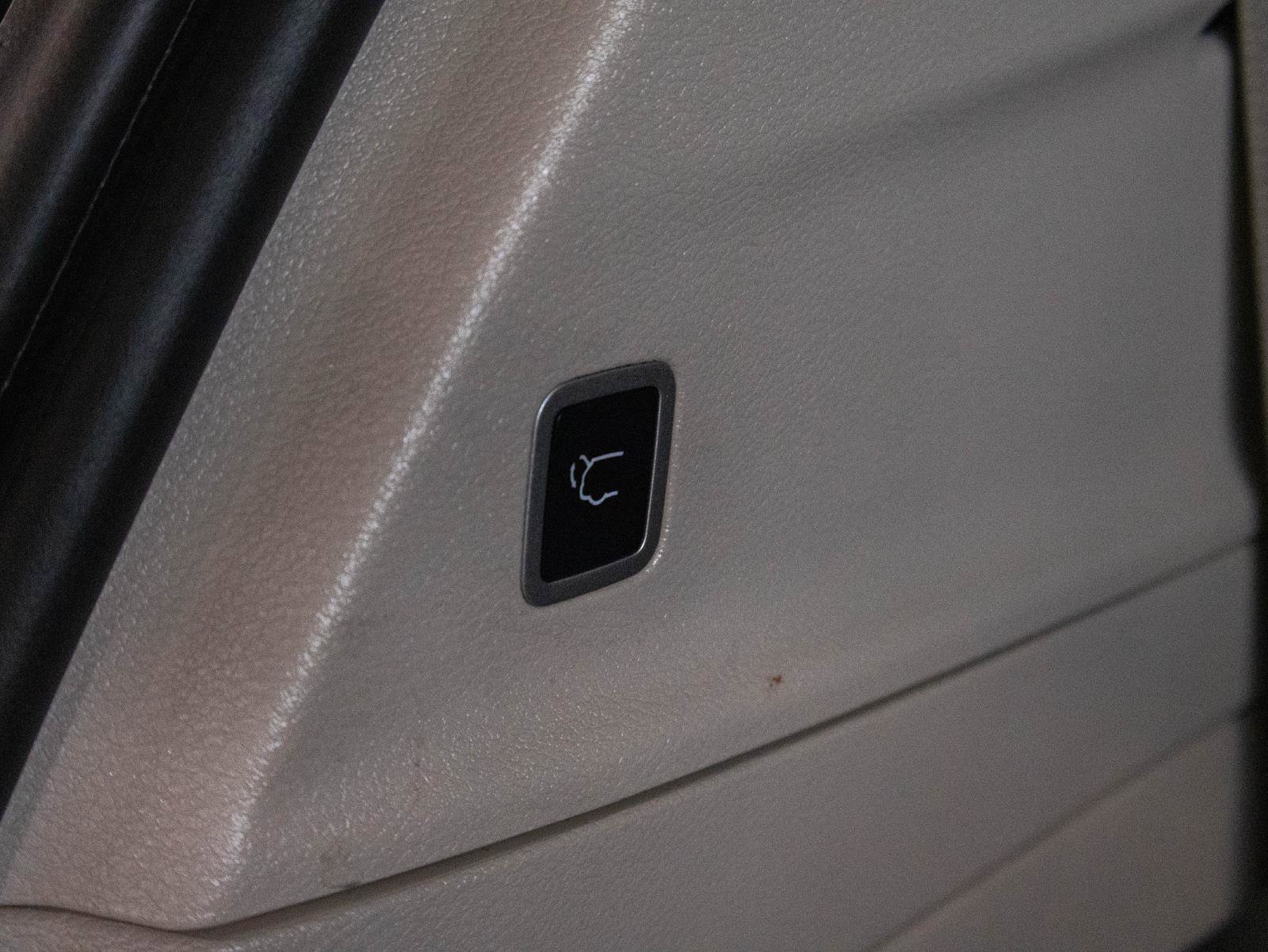 Used 2024 Chrysler Voyager LX FWD image 24