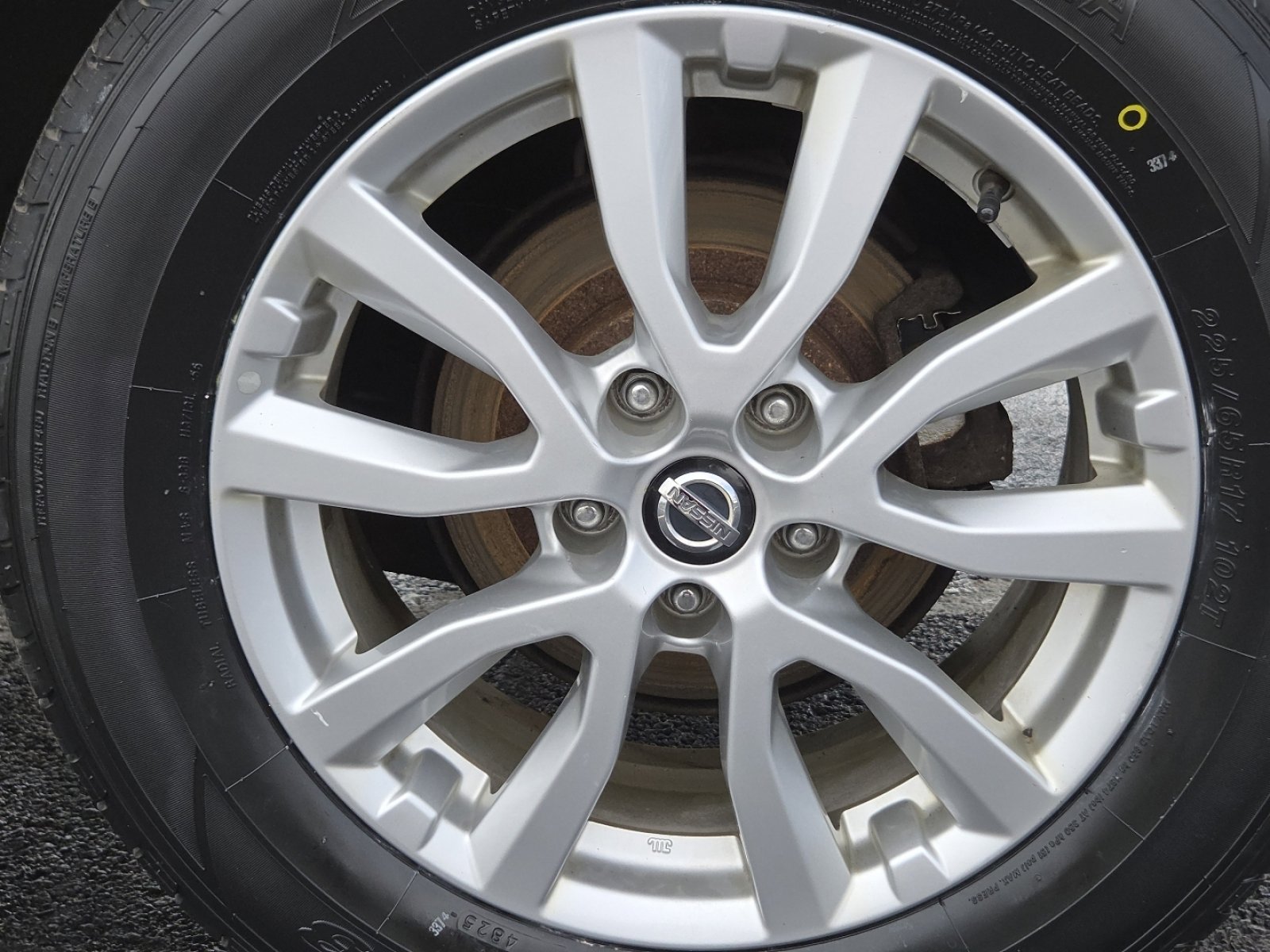 Used 2017 Nissan Rogue SV image 9