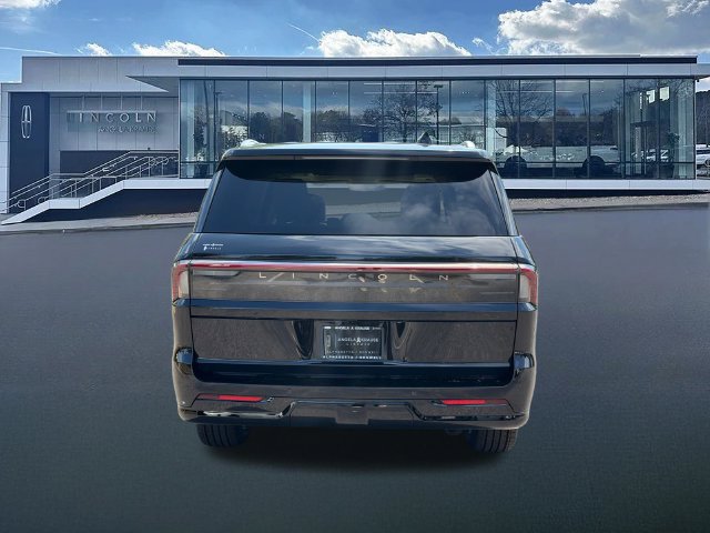 New 2027 Lincoln Navigator L Reserve RWD image 7