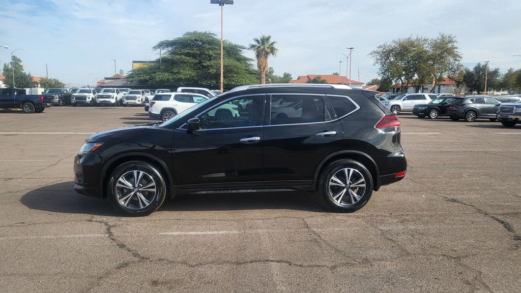 Used 2020 Nissan Rogue SV w/ Premium Package image 5