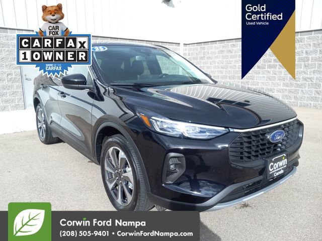 Used 2025 Ford Escape Platinum image 1