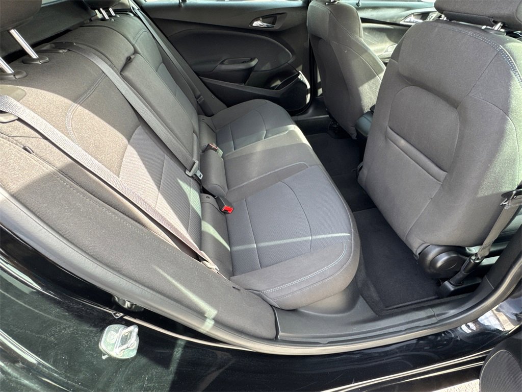 Used 2018 Chevrolet Cruze LT w/ Convenience Package image 15