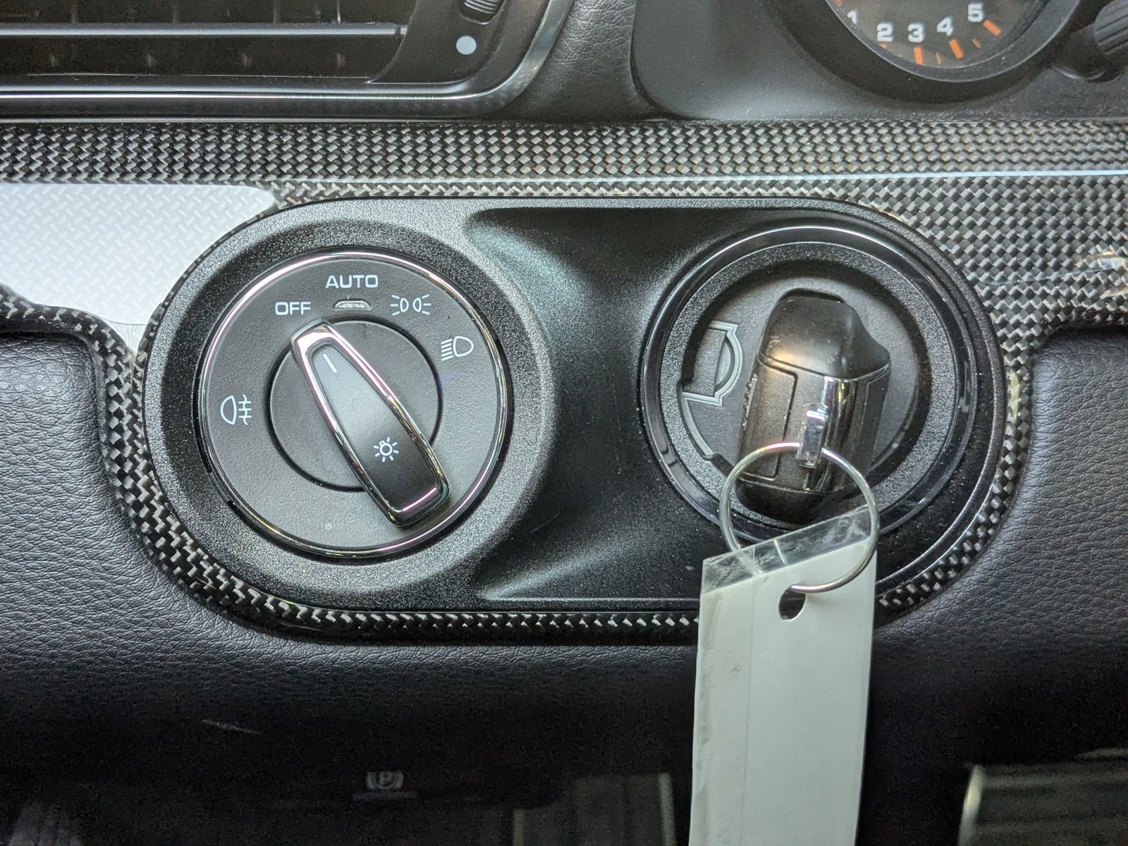 Certified 2018 Porsche 911 Carrera GTS image 18