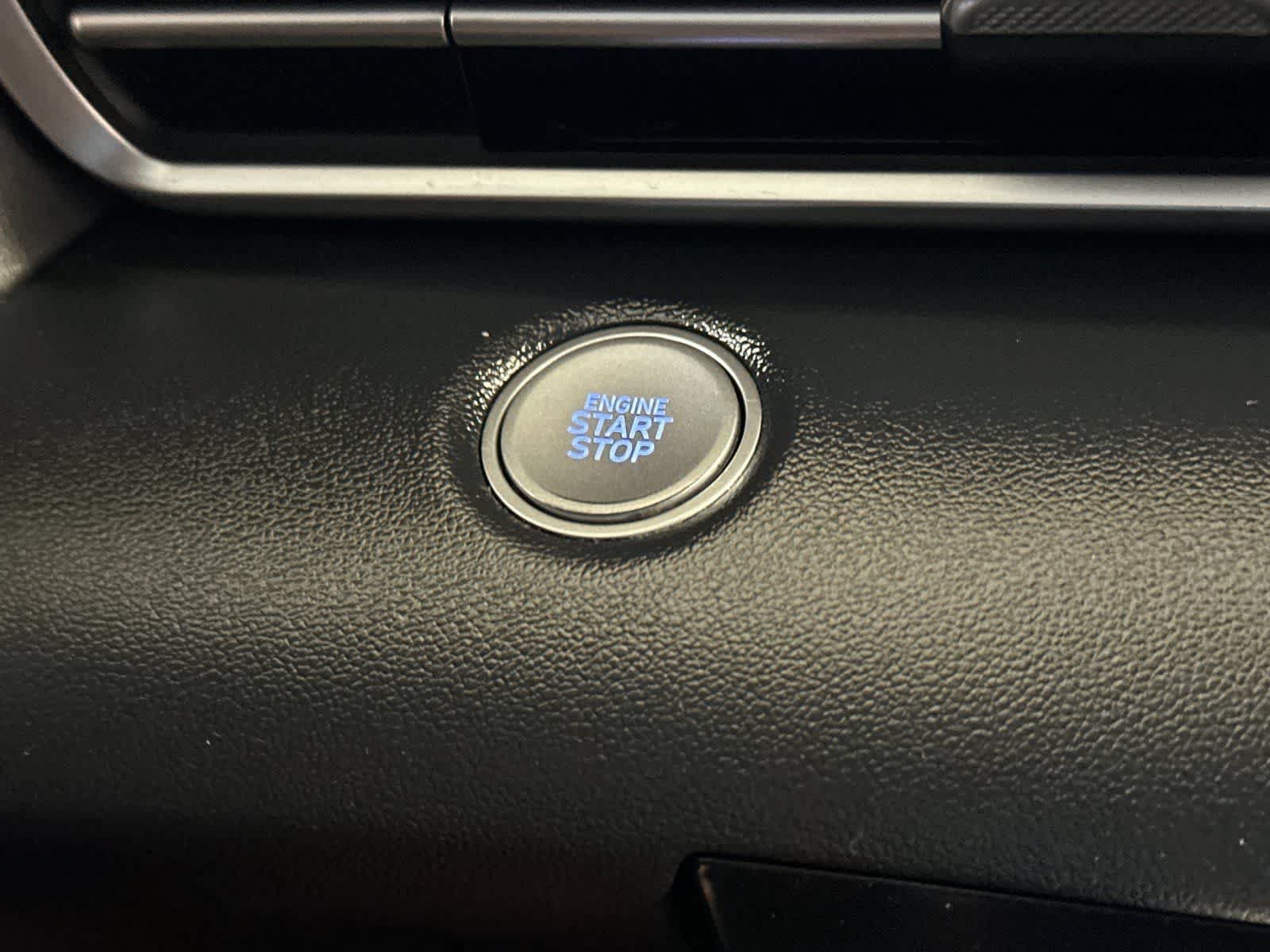 Used 2022 Hyundai Elantra SEL FWD image 22