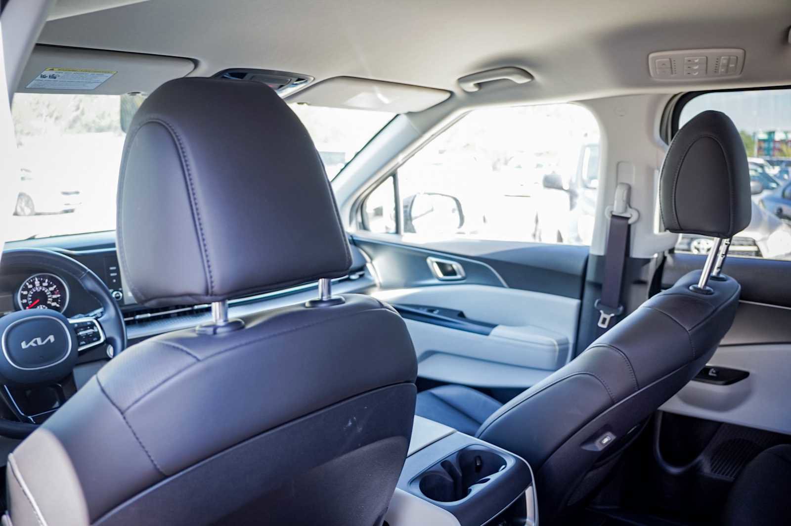 Certified 2024 Kia Carnival LX image 27