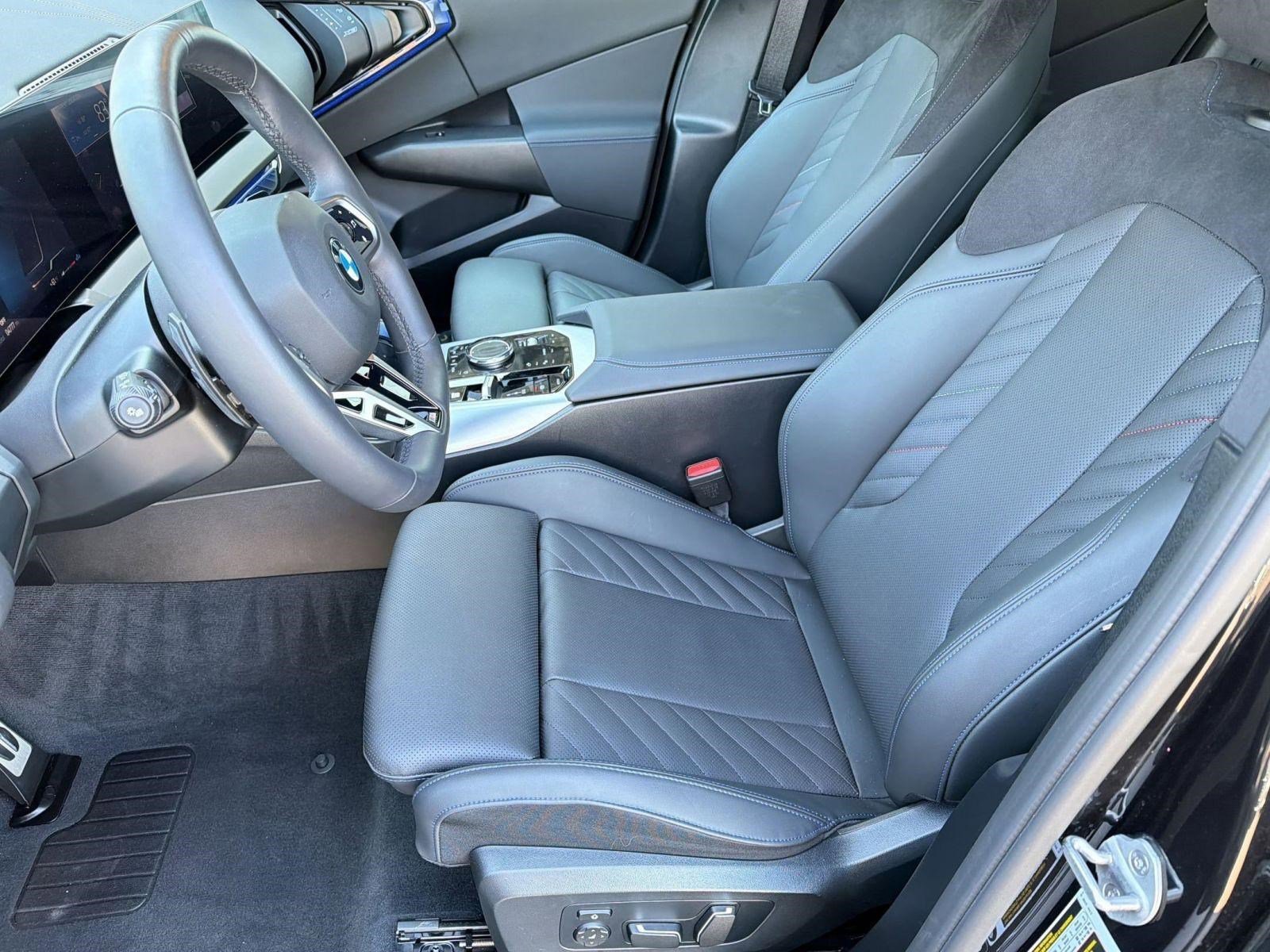 Used 2025 BMW X3 xDrive30i w/ M Sport Package image 5