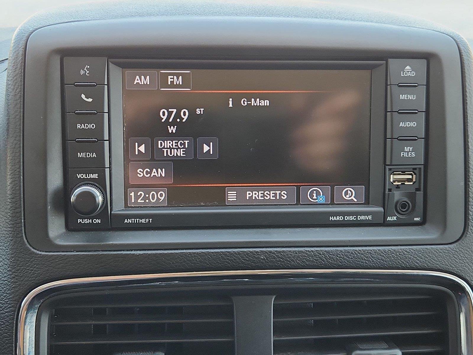Used 2018 Dodge Grand Caravan SE FWD image 13