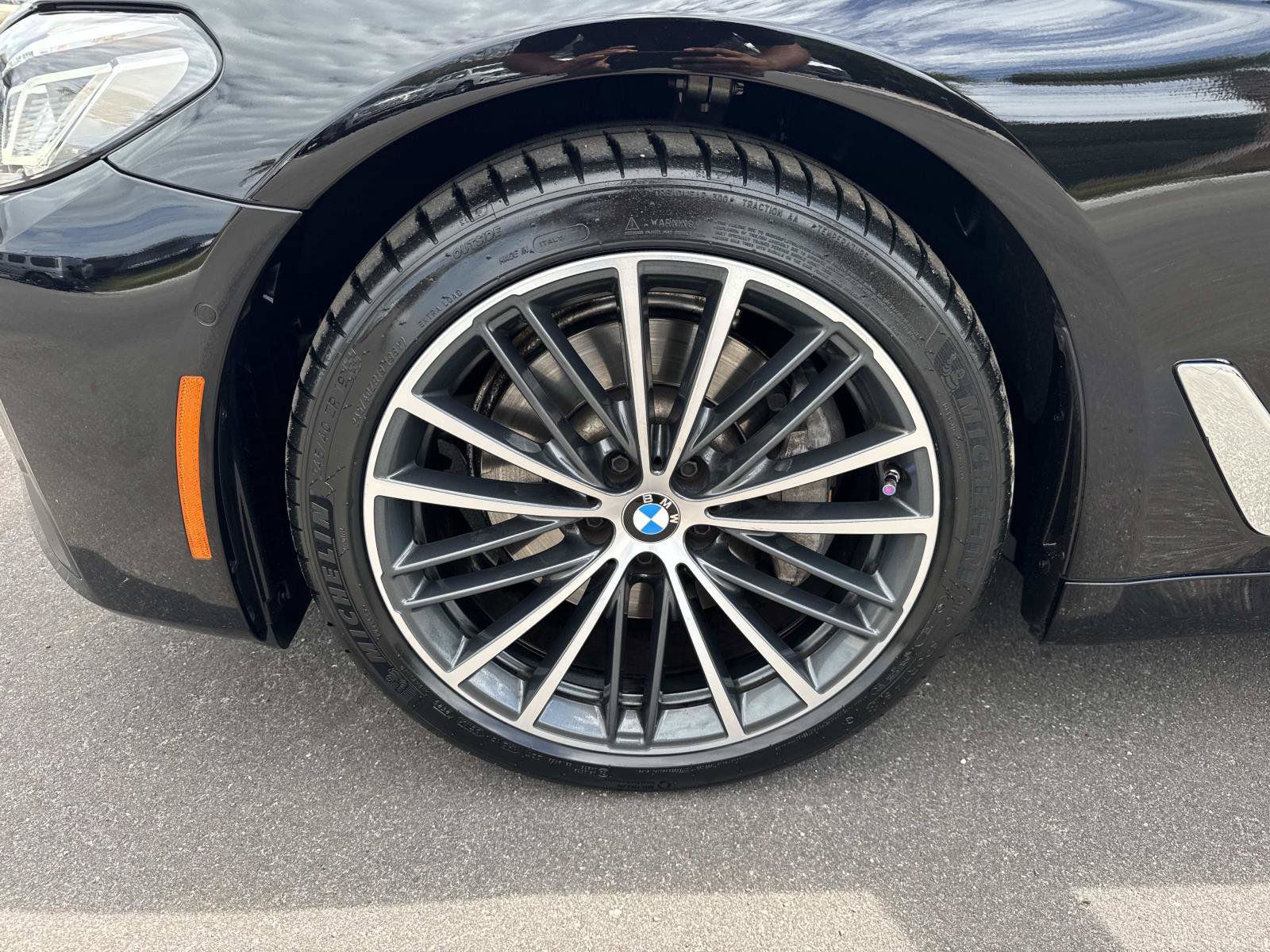 Used 2021 BMW 530i w/ Premium Package RWD image 10