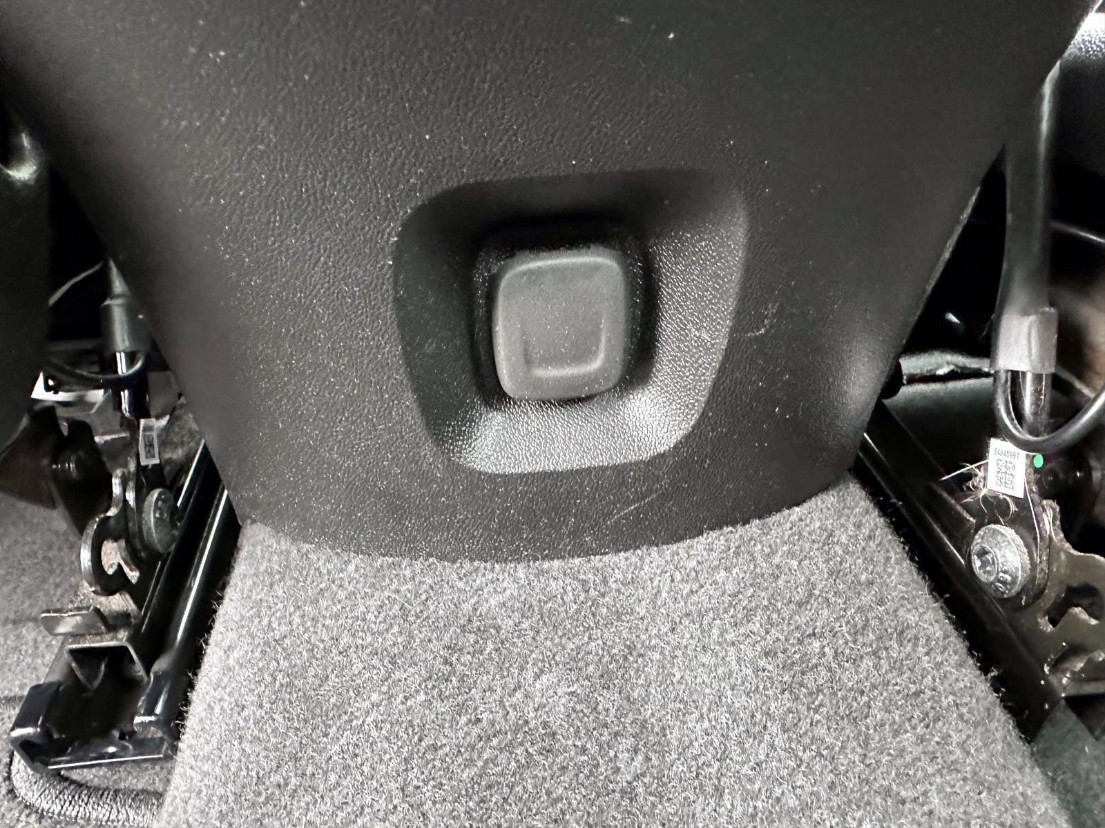 Used 2023 Chevrolet Malibu RS FWD image 13
