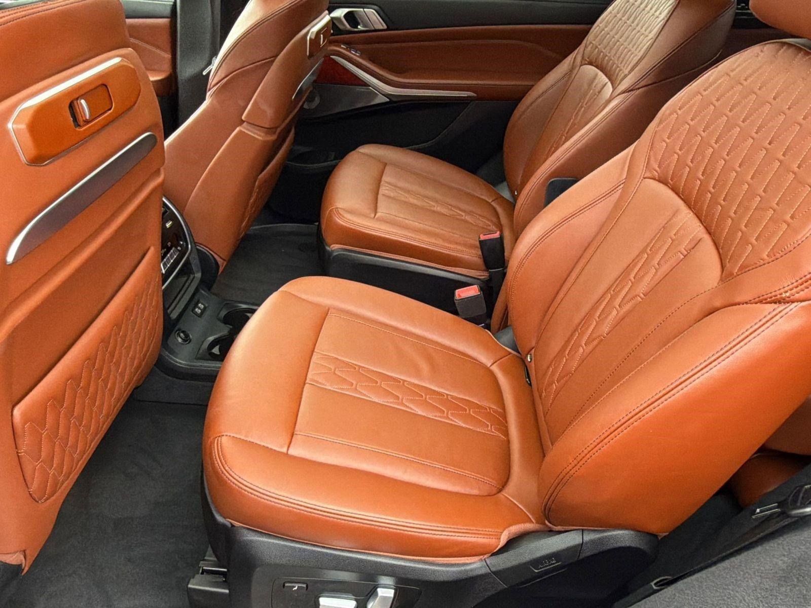 Certified 2024 BMW ALPINA XB7 AWD/4WD image 14