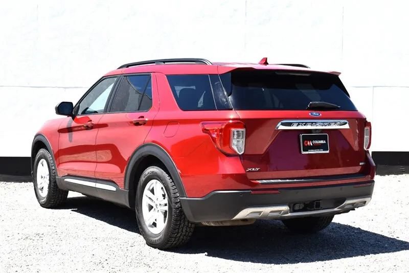 Used 2020 Ford Explorer XLT w/ Equipment Group 202A AWD/4WD image 2
