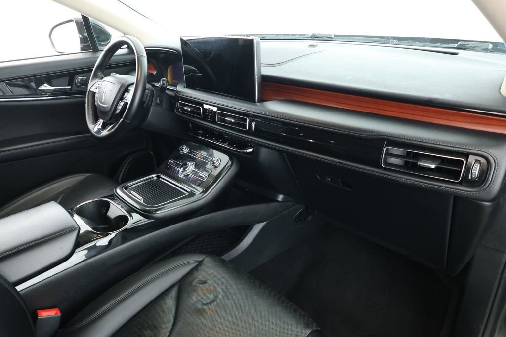 Used 2022 Lincoln Nautilus Reserve image 24