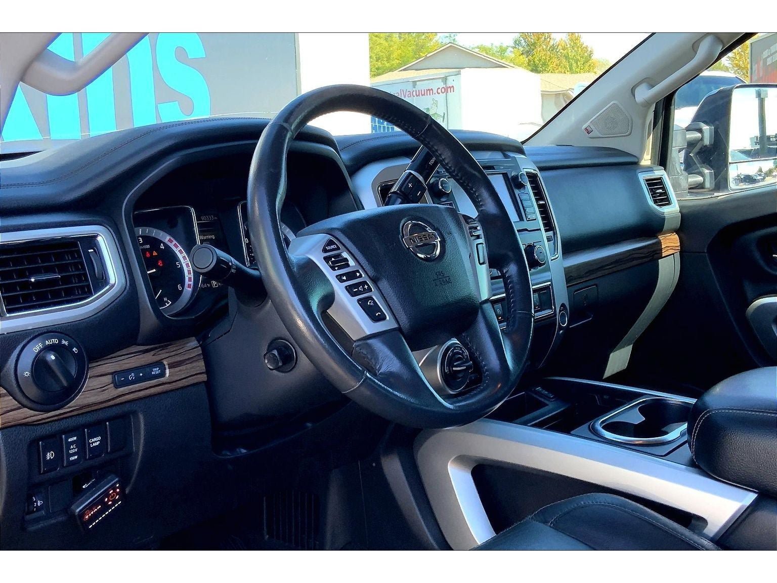 Used 2016 Nissan Titan SL AWD/4WD image 16