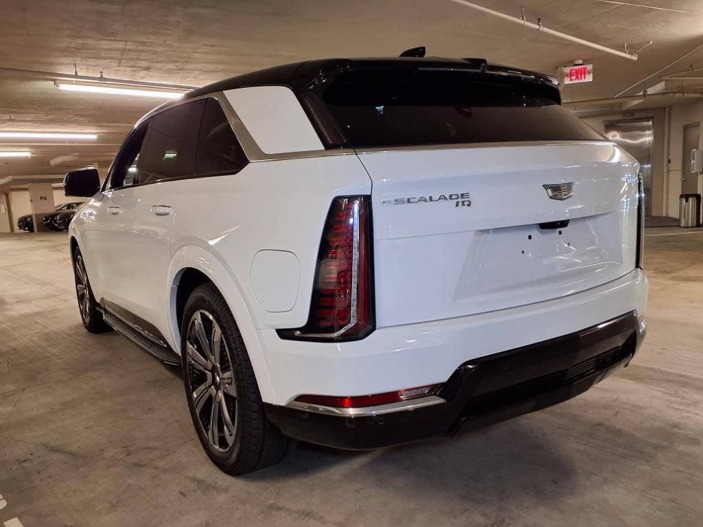 New 2025 Cadillac Escalade IQ Luxury 1 AWD/4WD image 8