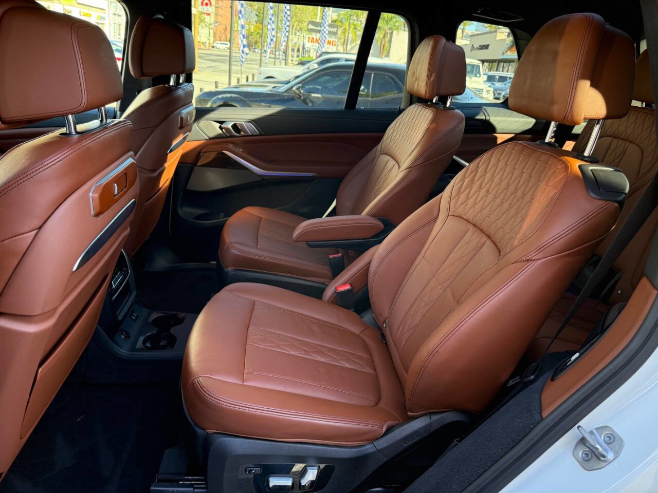 Used 2023 BMW X7 xDrive40i w/ Executive Package image 36