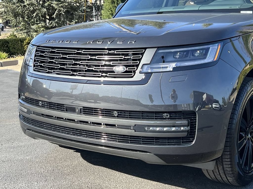 New 2026 Land Rover Range Rover Long Wheelbase SE AWD/4WD image 9