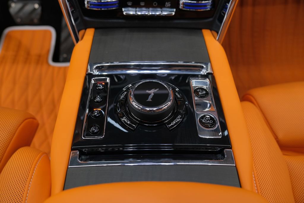 Used 2024 Rolls-Royce Cullinan AWD/4WD image 79