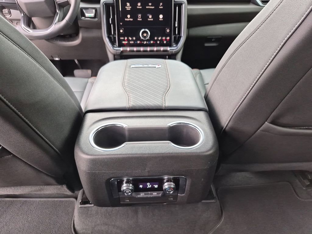 Certified 2025 GMC Yukon AT4 w/ Premium Trailering Package AWD/4WD image 32