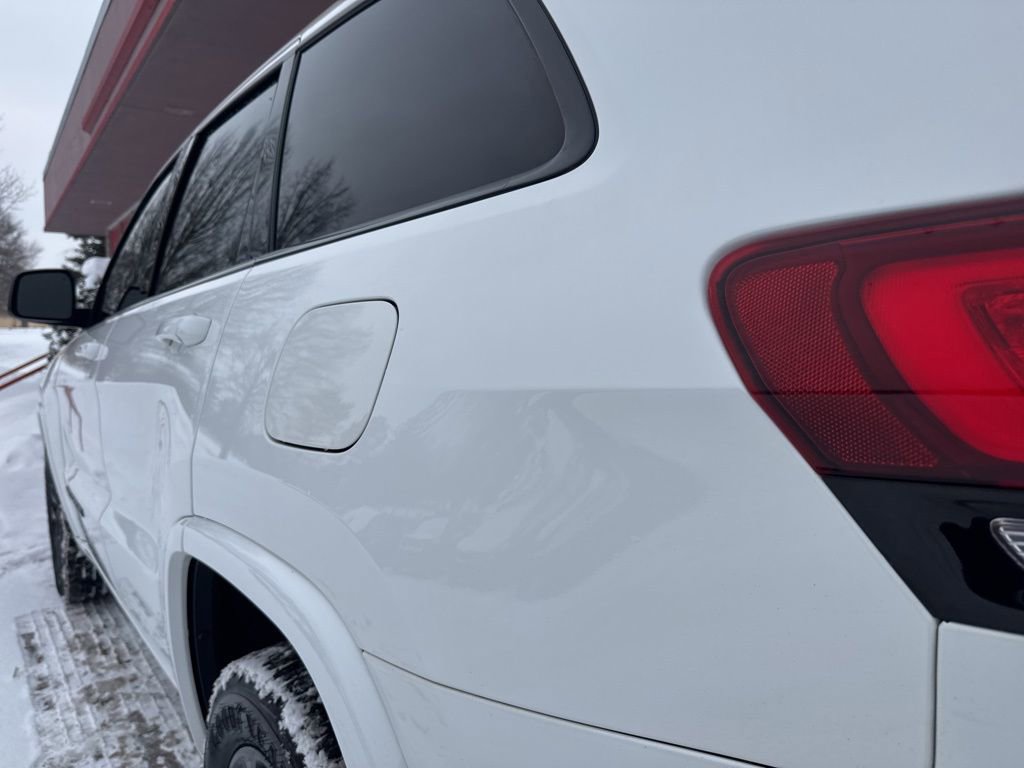 Used 2018 Jeep Grand Cherokee Altitude image 12