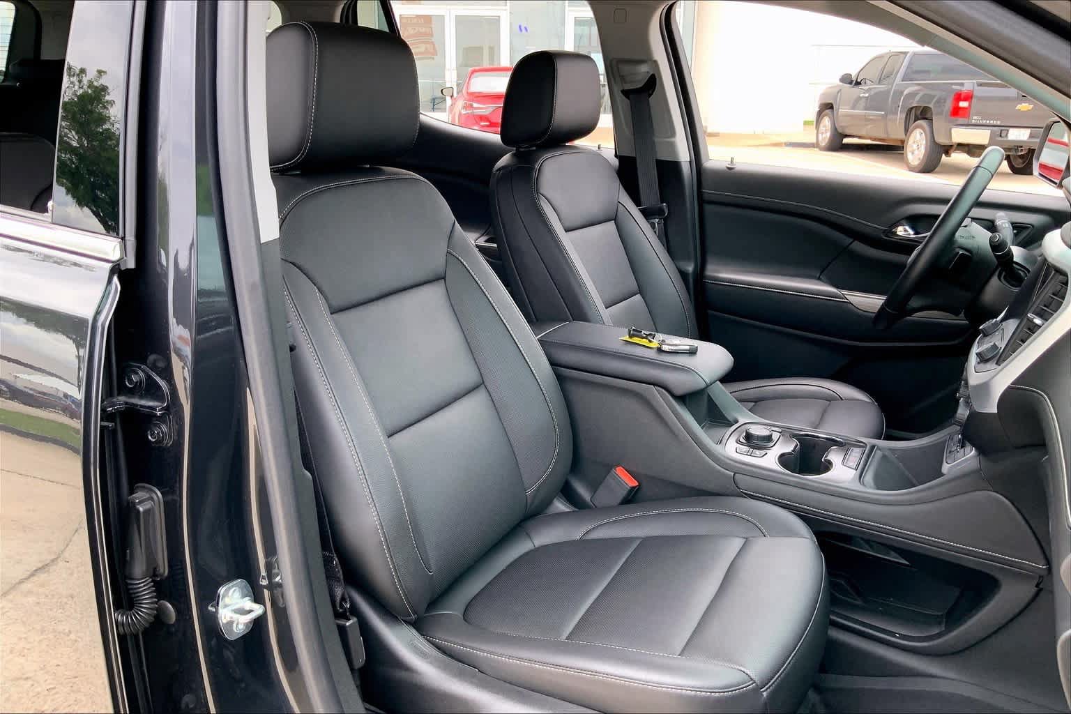Used 2020 GMC Acadia SLT w/ Premium Package FWD image 9