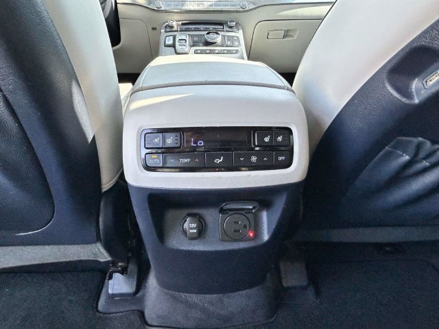 Used 2021 Hyundai Palisade Limited FWD image 13