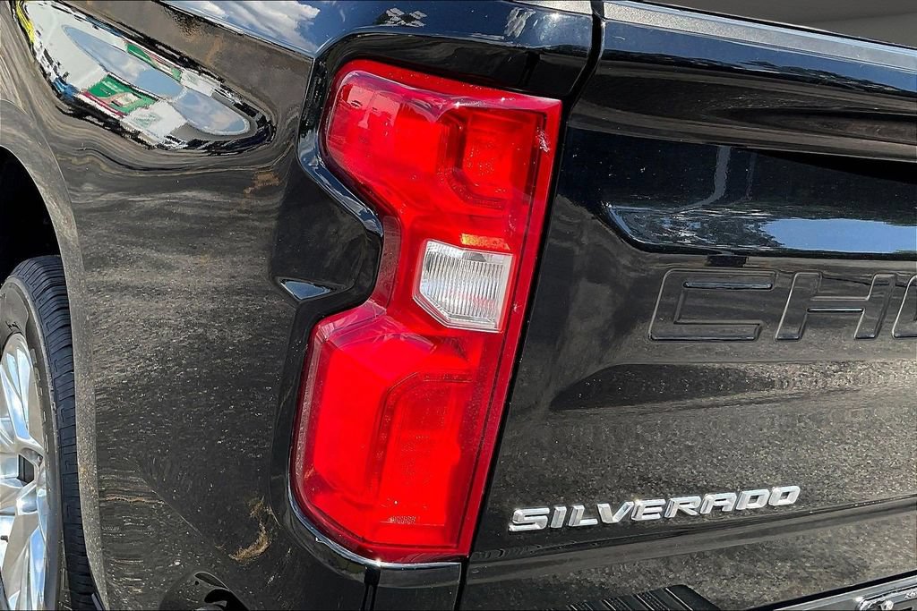 Used 2022 Chevrolet Silverado 1500 LTZ AWD/4WD image 26