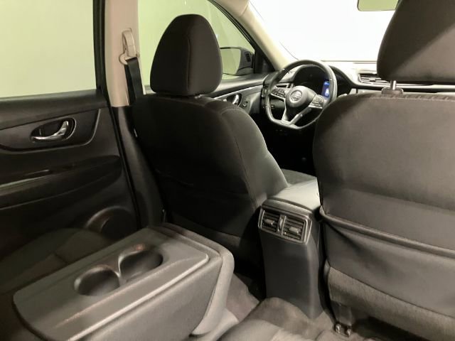 Used 2018 Nissan Rogue SV image 47