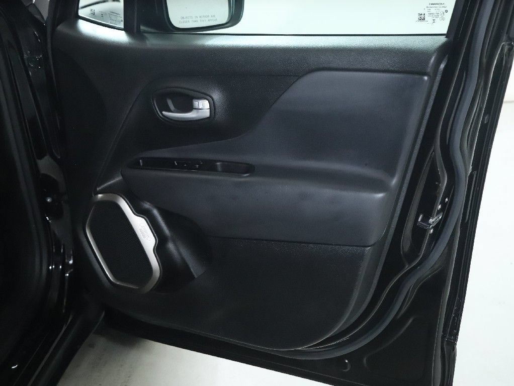 Used 2023 Jeep Renegade Latitude AWD/4WD image 30