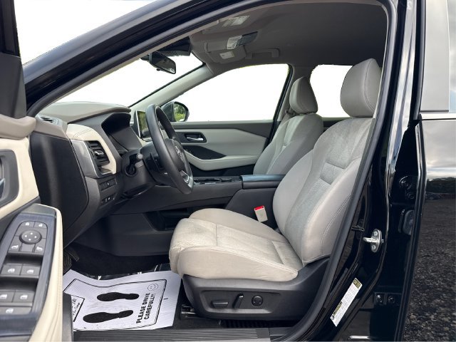 Used 2024 Nissan Rogue SV AWD/4WD image 10