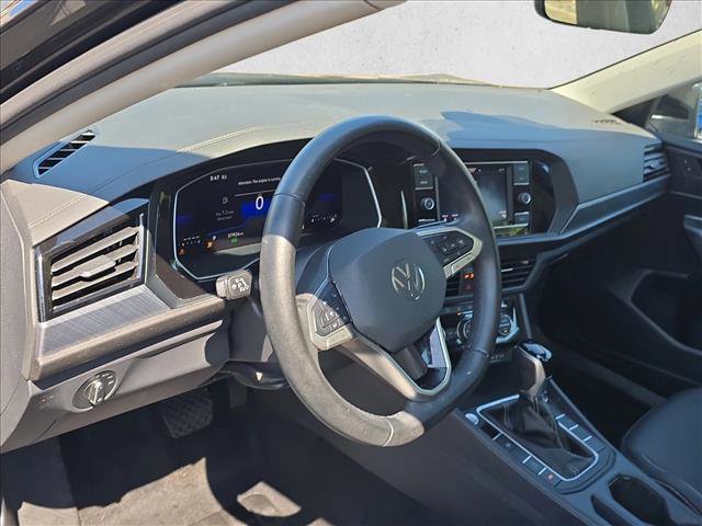 Used 2024 Volkswagen Jetta SE w/ Panoramic Sunroof Package FWD image 10