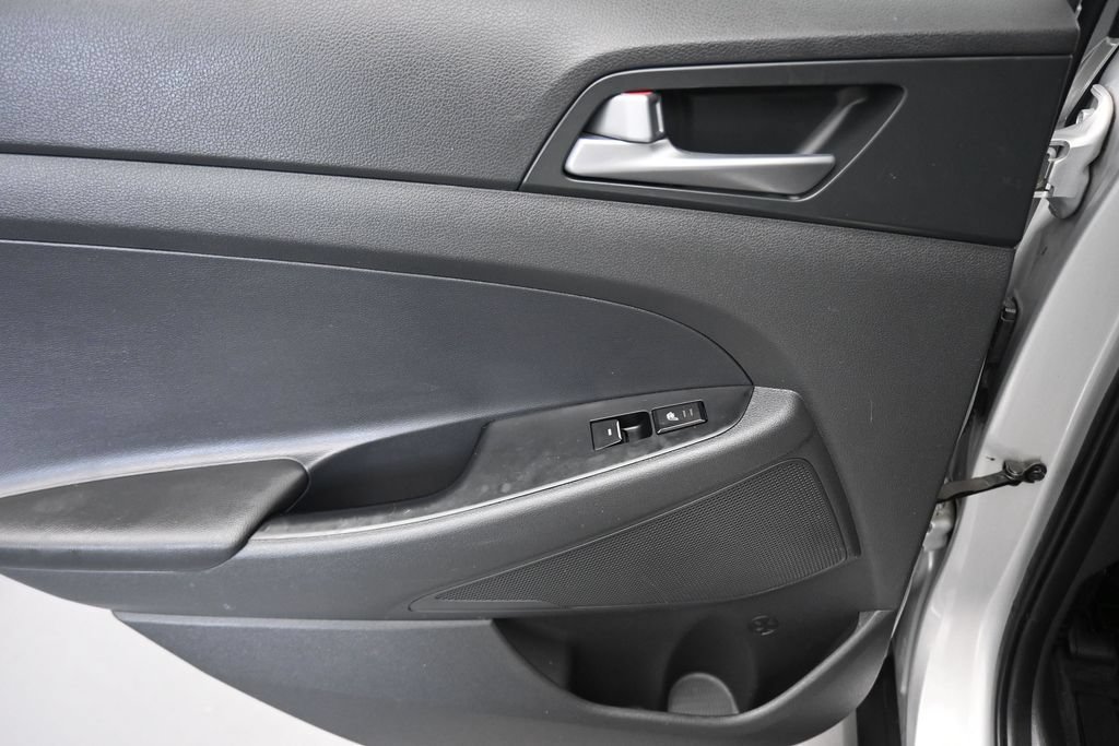 Used 2016 Hyundai Tucson Limited w/ Option Group 03 AWD/4WD image 29