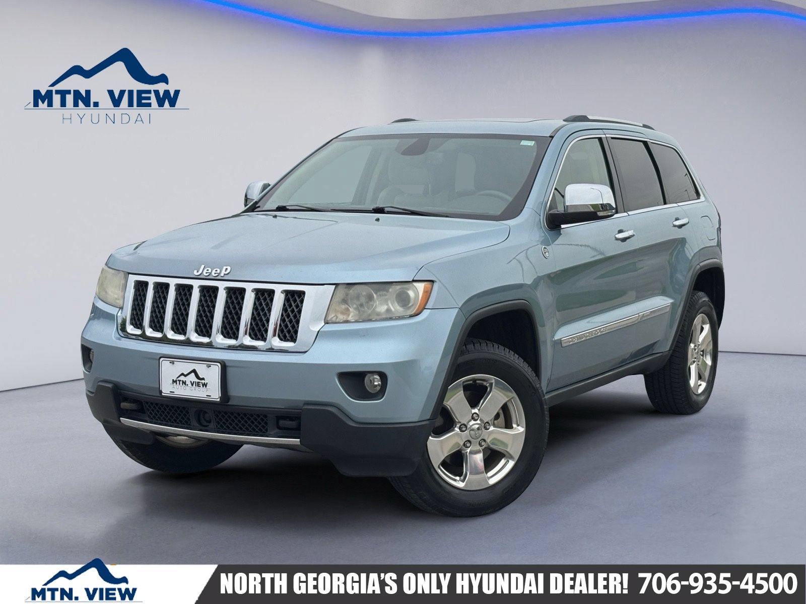 Used 2013 Jeep Grand Cherokee Overland w/ Advance Technology Group AWD/4WD image 1