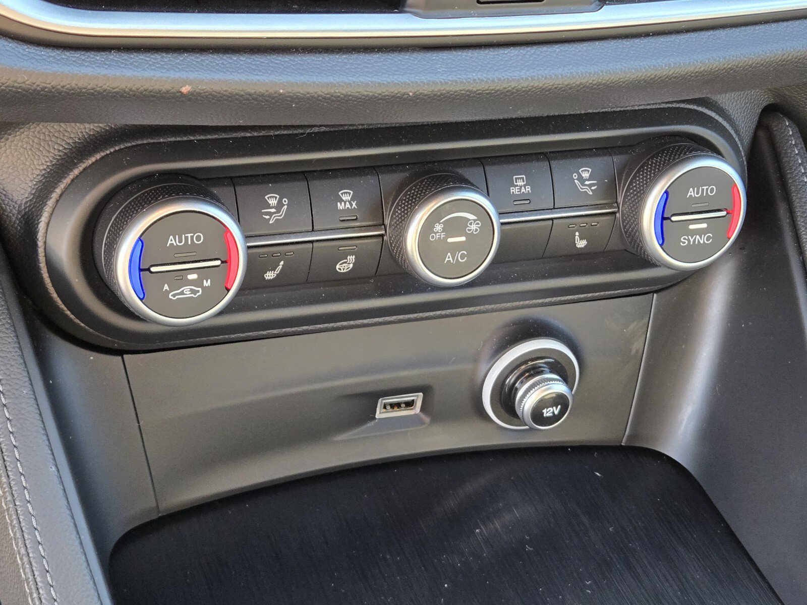 Used 2024 Alfa Romeo Stelvio Sprint AWD/4WD image 21