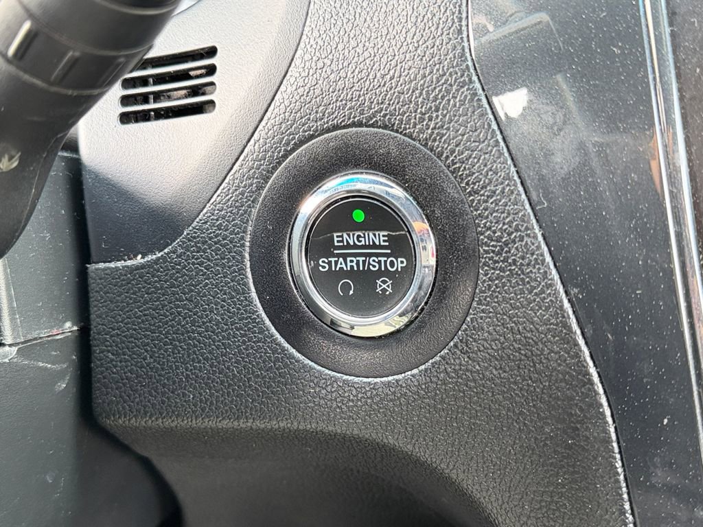 Used 2017 Ford Explorer XLT AWD/4WD image 30