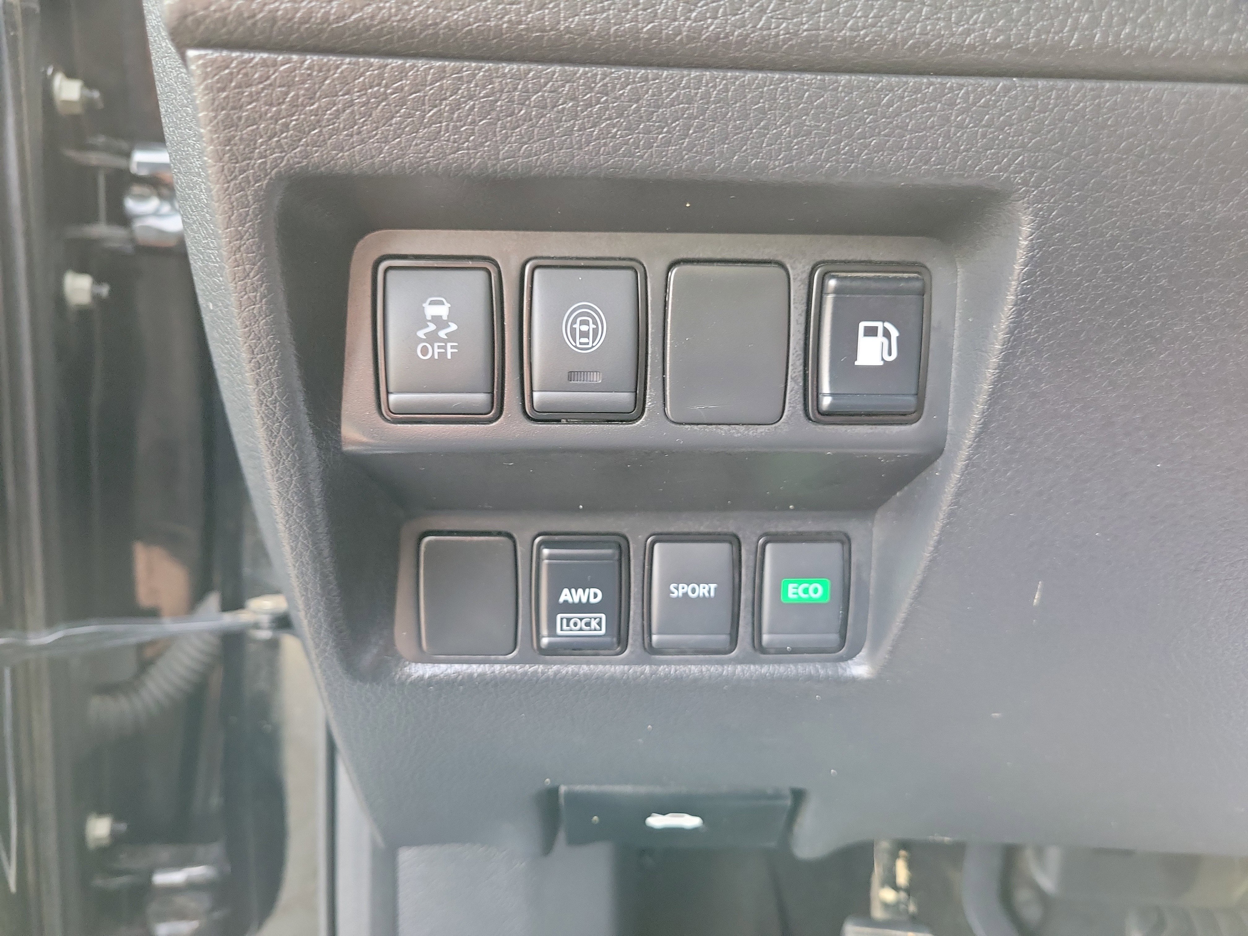 Used 2020 Nissan Rogue S image 21