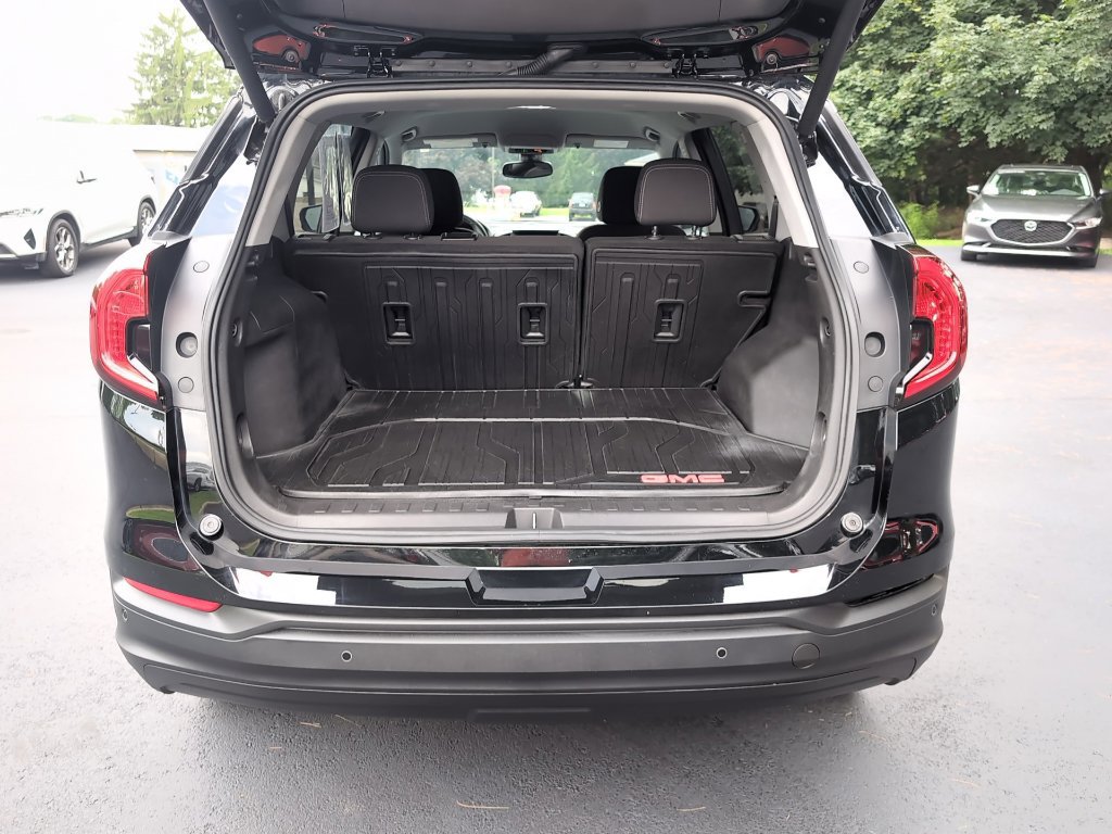 Used 2024 GMC Terrain SLE w/ Driver Convenience Package AWD/4WD image 8