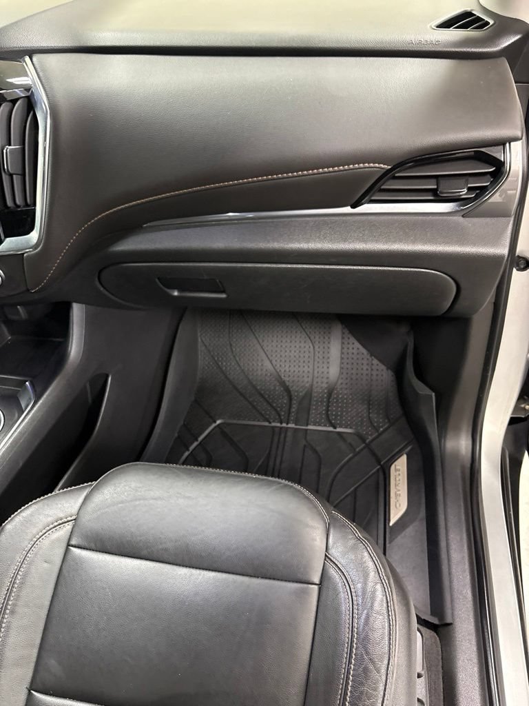 Used 2020 Chevrolet Traverse RS FWD image 28