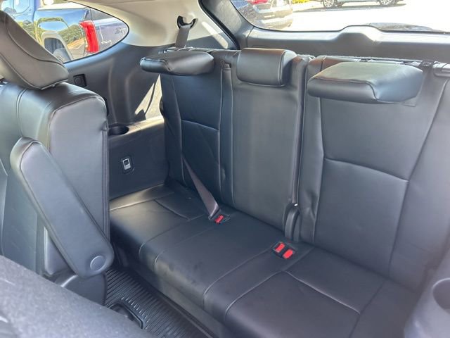 Used 2025 Toyota Highlander XLE image 19