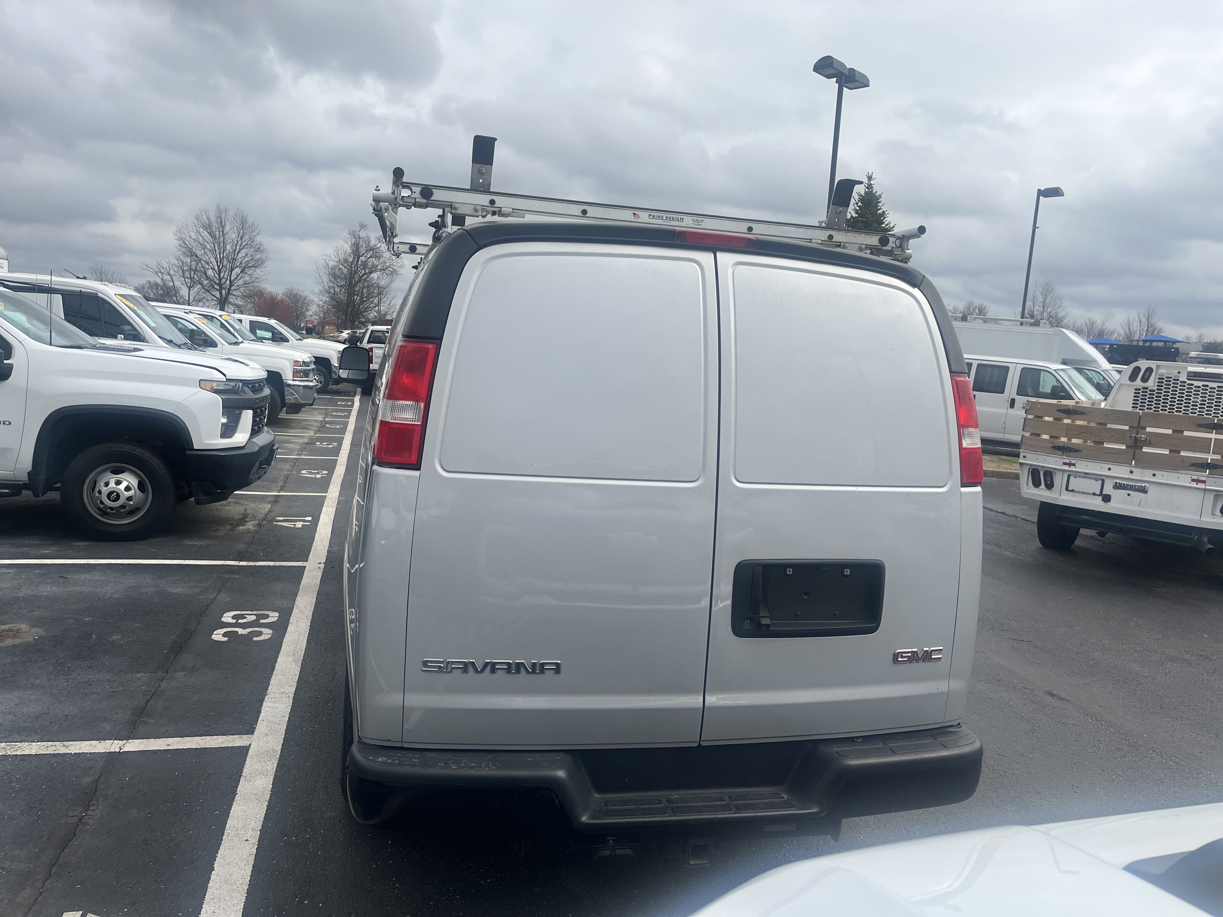 Used 2023 GMC Savana 2500 RWD image 5