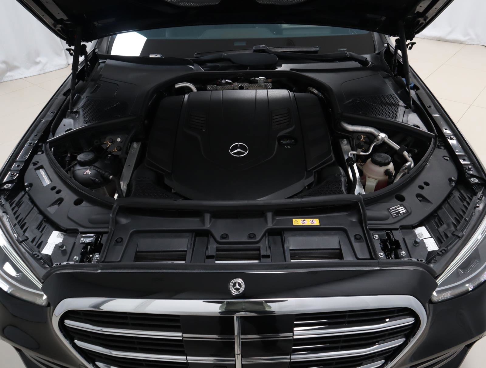 Used 2023 Mercedes-Benz S 580 4MATIC Sedan w/ AMG Line image 12
