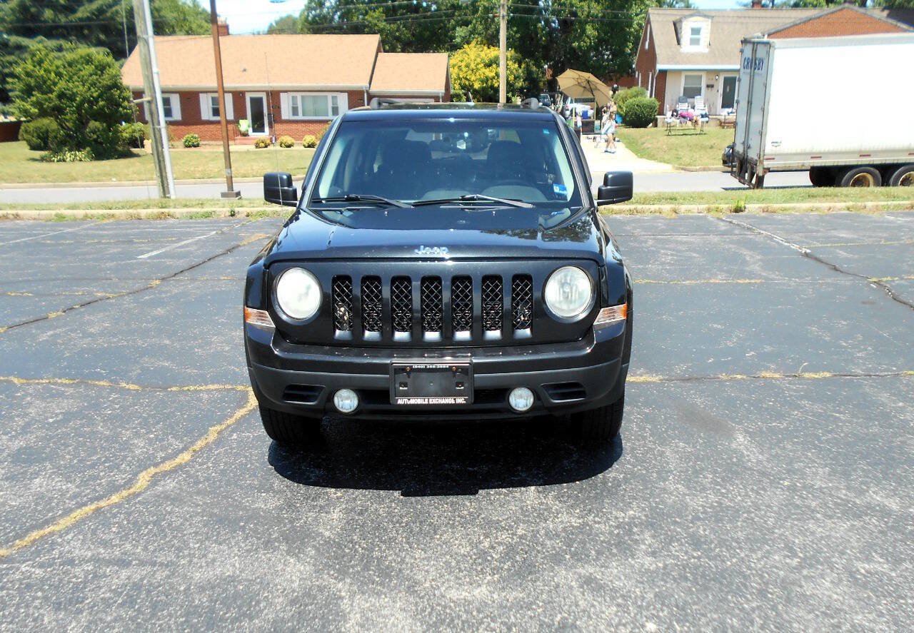 Used 2011 Jeep Patriot Latitude AWD/4WD image 3